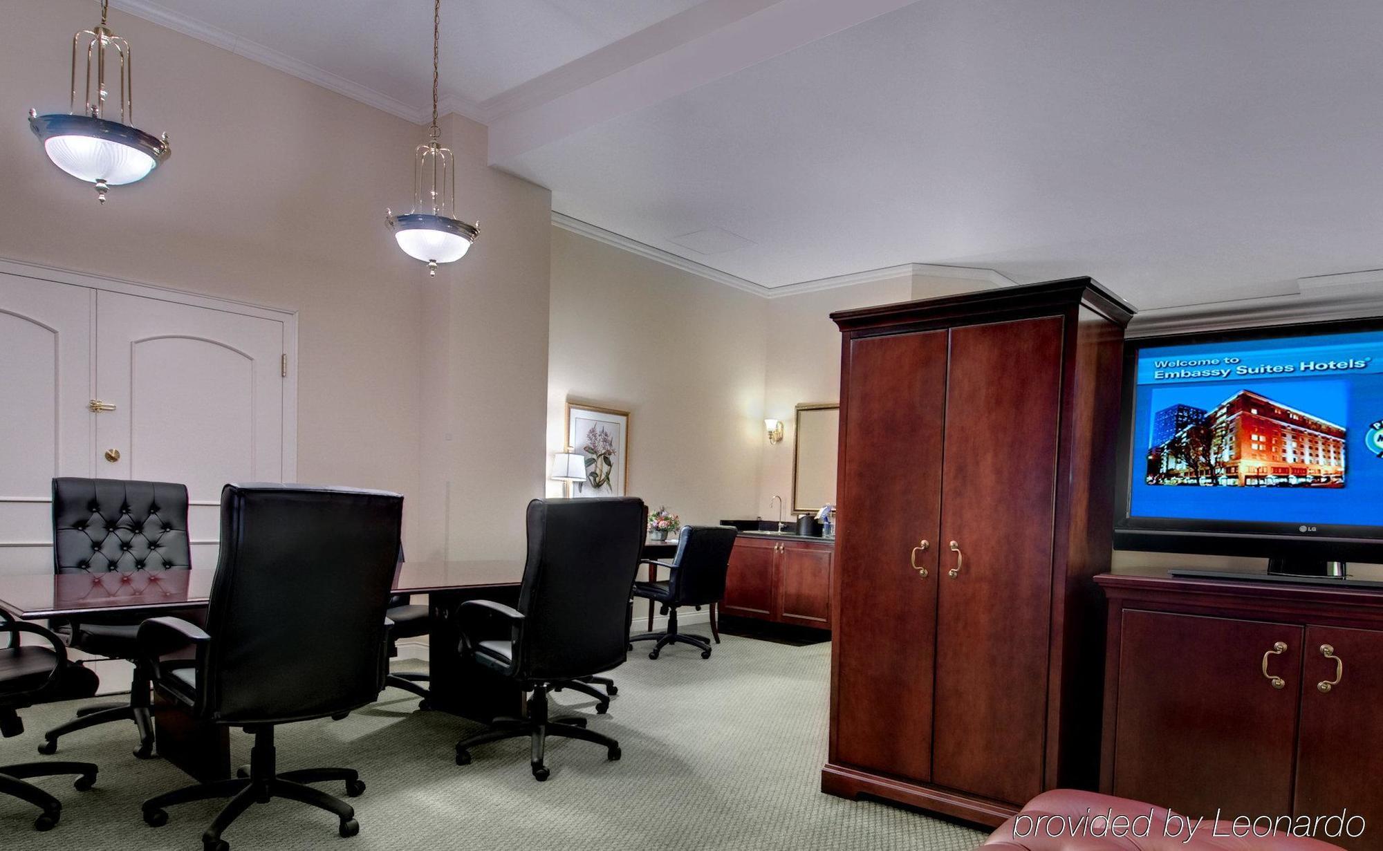 Hotel Embassy By Hilton Downtown 4*