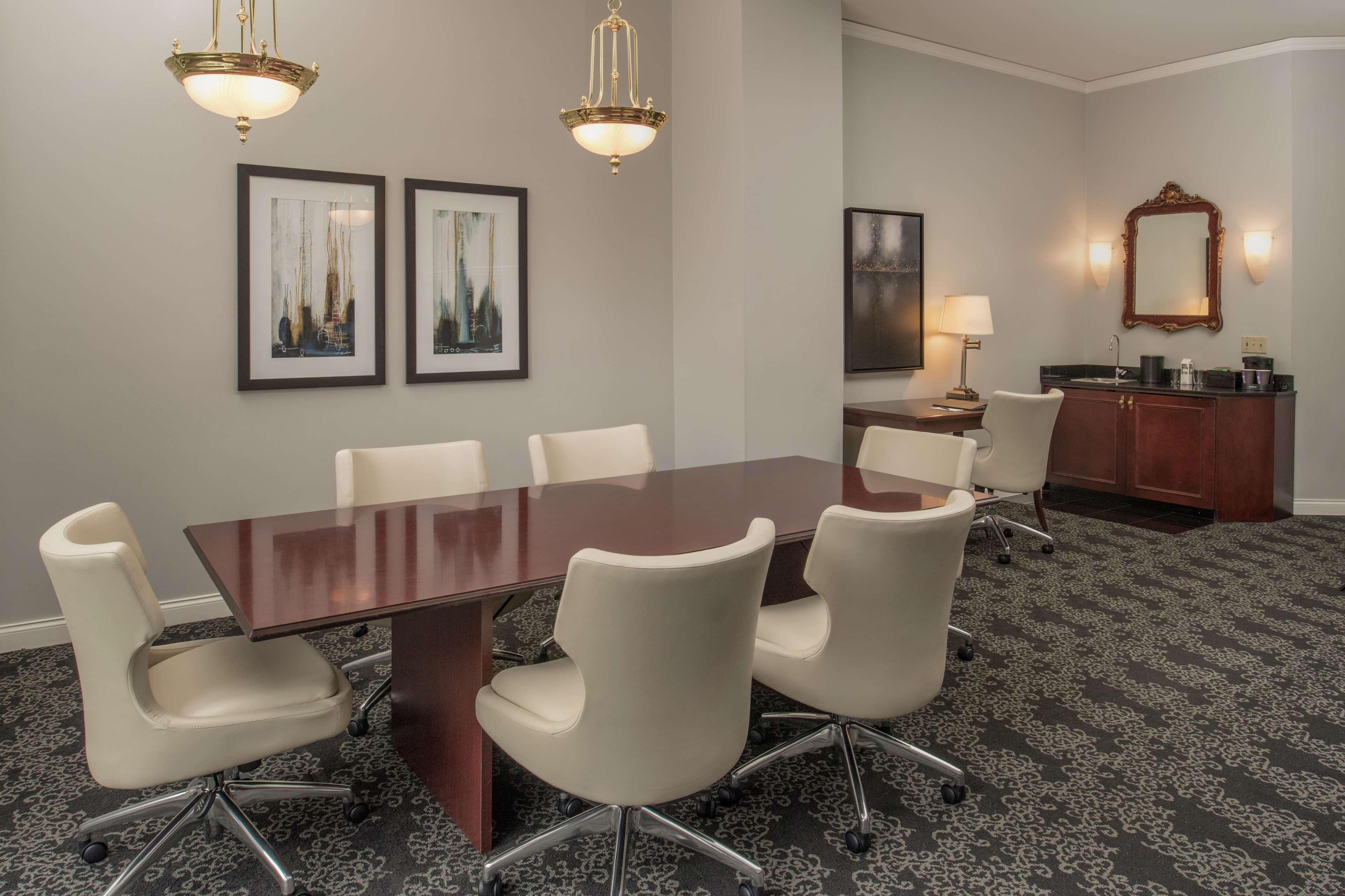 Embassy By Hilton Downtown Hotel 4*