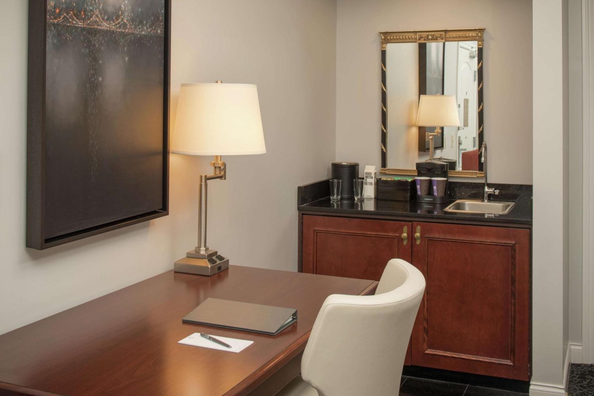 Embassy By Hilton Downtown 4*