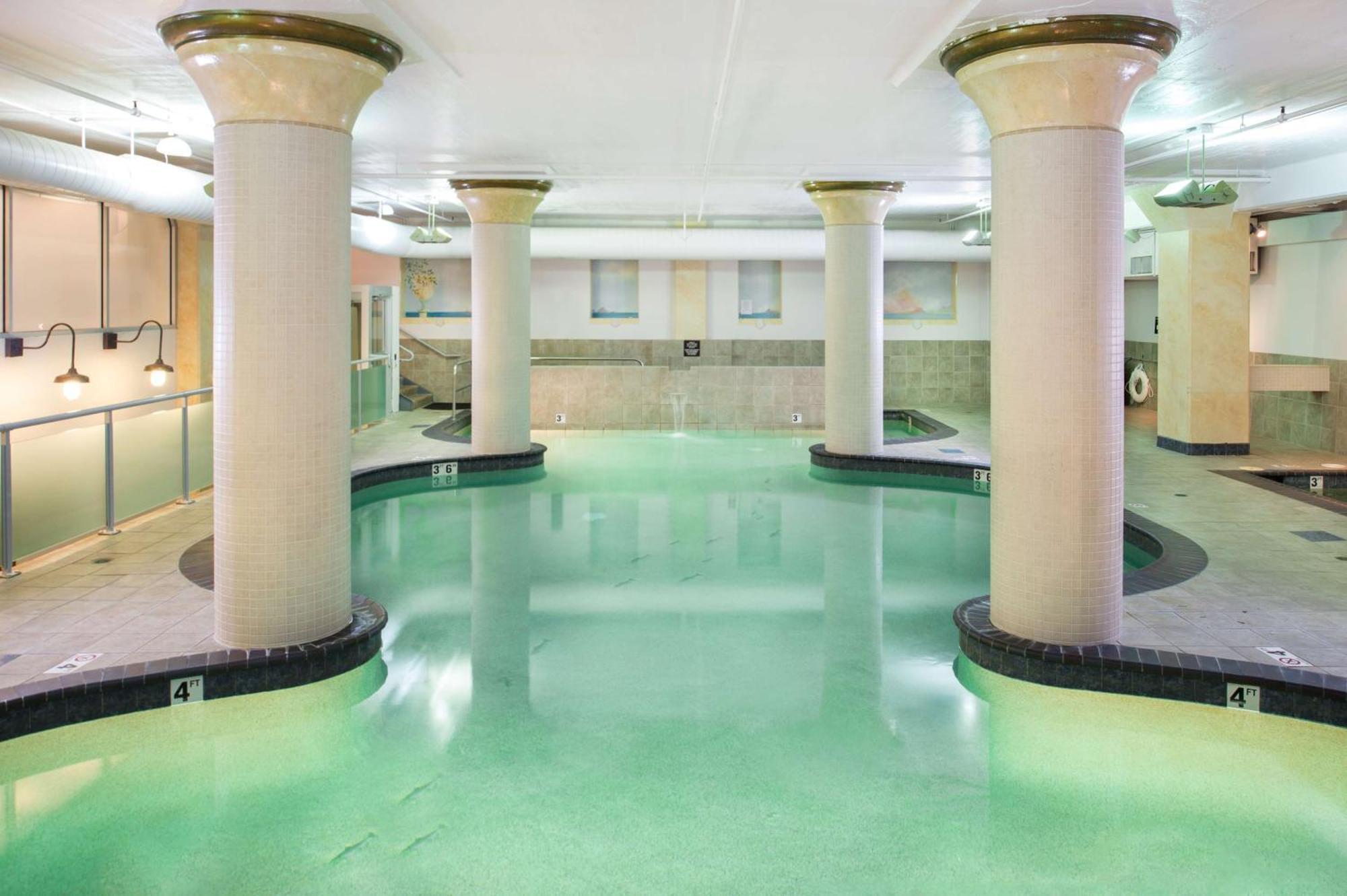 Hotel Embassy By Hilton Downtown 4*