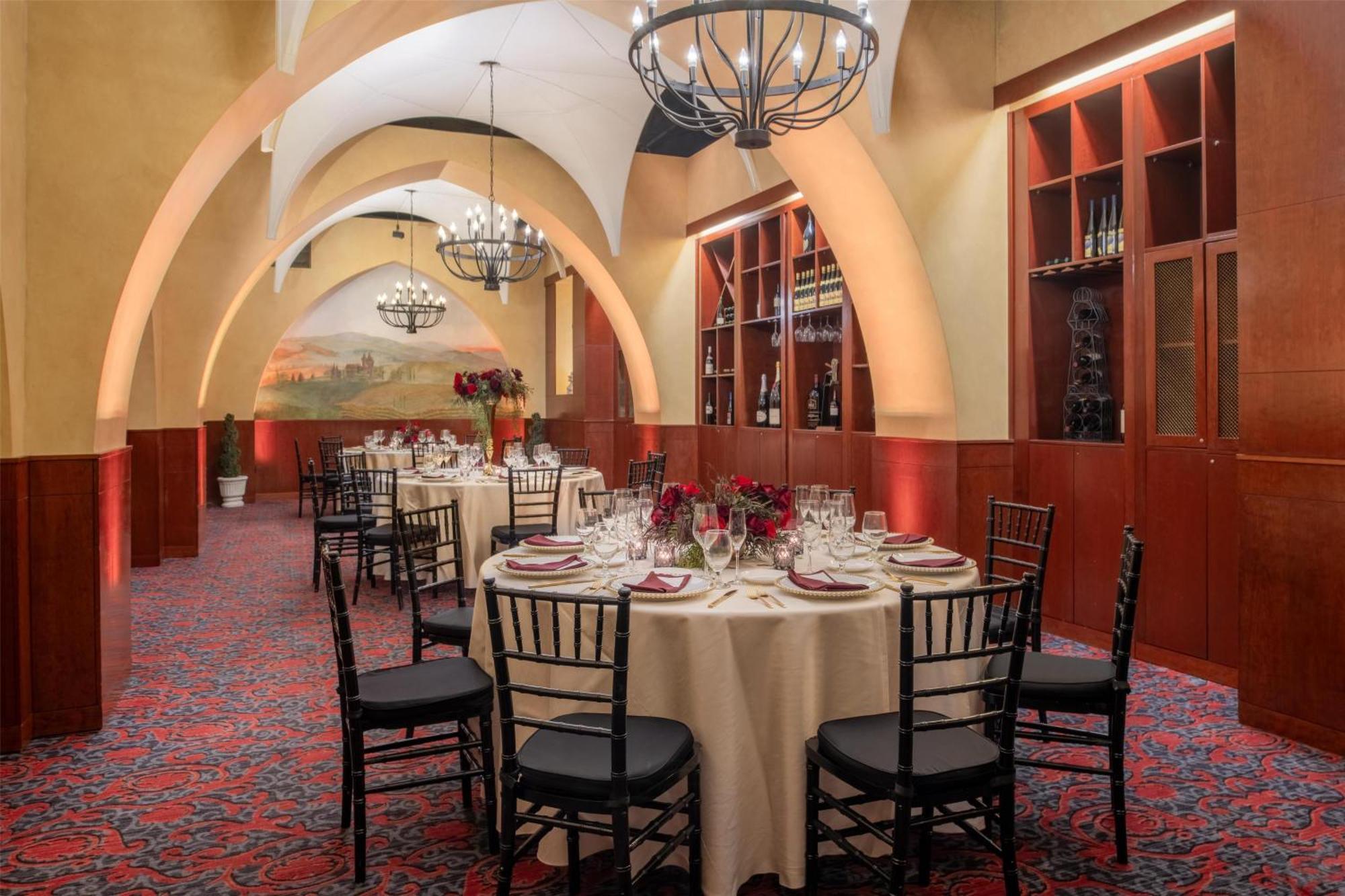 Hotel Embassy By Hilton Downtown 4*